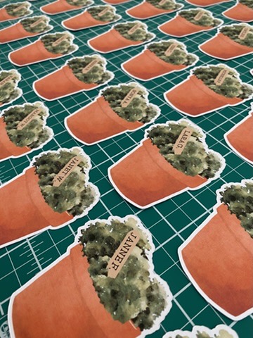 Cricut cut flowerpot place cards